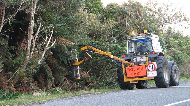 2007-06-17 NZ Haast, Jackson Bay IMG_0151 A side mower to keep the rain forest at bay